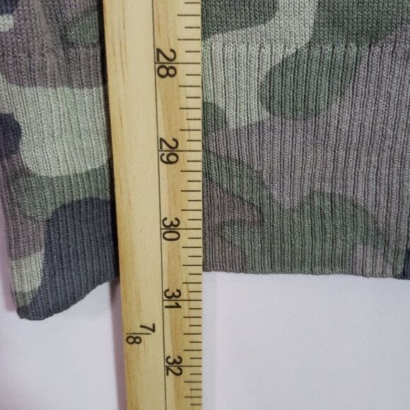 Inc Camo-Print Off-The-Shoulder Cutout Tunic Top Green Size Medium (AI) - Picture 8 of 9